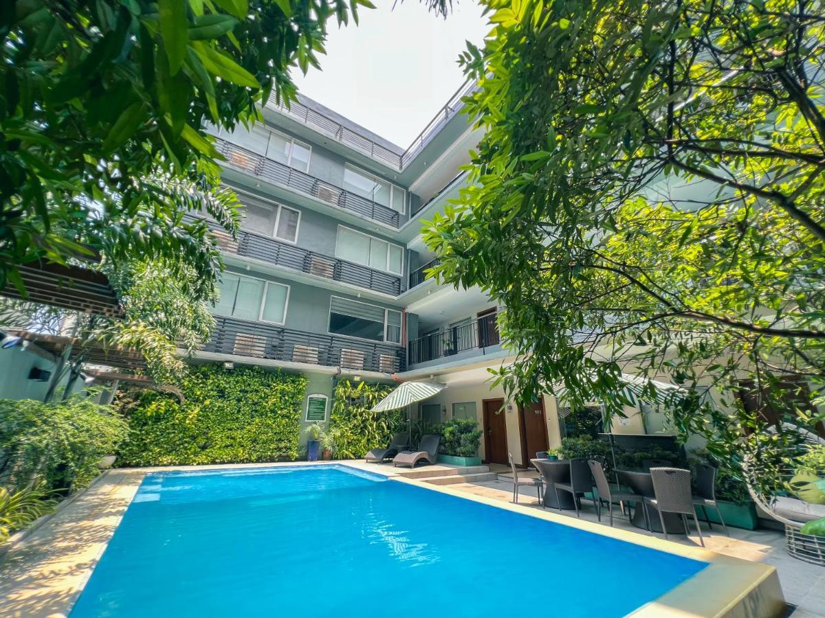 88 Courtyard Hotel Pasay Ngoại thất bức ảnh