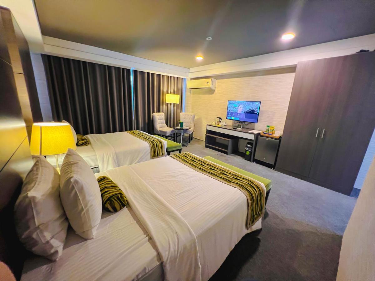88 Courtyard Hotel Pasay Ngoại thất bức ảnh