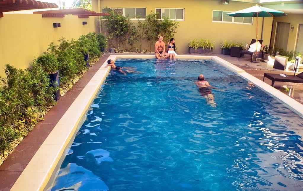 88 Courtyard Hotel Pasay Ngoại thất bức ảnh